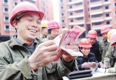 随着新的实际生活工资水平得到确认，50万工人准备加薪