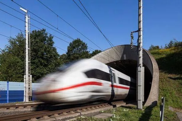 这条耗资15.6万亿英镑的跨大西洋隧道将在54分钟内连接英国和美国