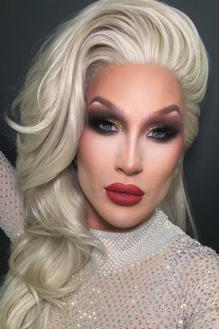 Vivienne的葬礼以令人心碎的致敬向Drag Race致敬