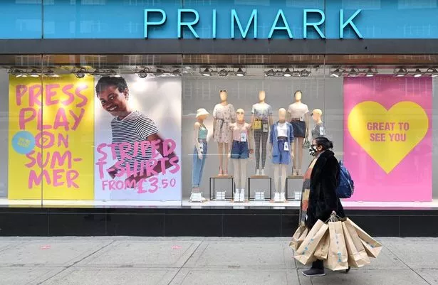 Primark的粉丝们在worker分享了她的“精神创伤”经历后纷纷支持她