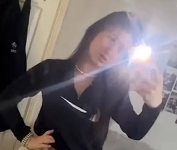 Scarlett Vickers的父亲在将刀刺入女儿的胸膛之前,问了一个令人毛骨悚然的五个字的问题