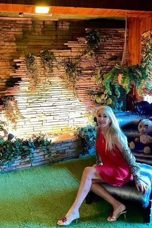 猫王埃尔维斯·普雷斯利的前女友琳达·汤普森回到雅园,分享了她“深刻的回忆”