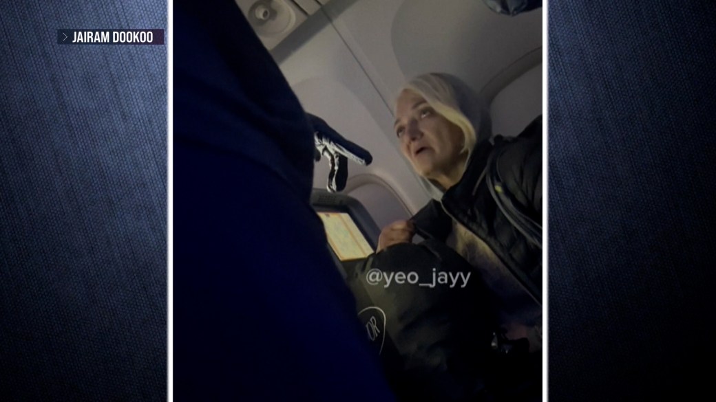 监控录像显示偷渡者是如何躲过安检,登上飞机的