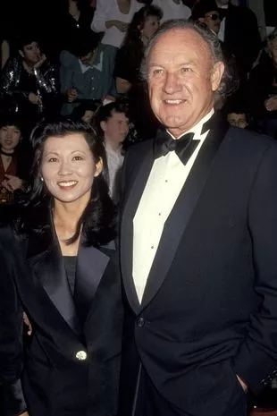 吉恩·哈克曼与妻子在圣达菲意外去世，他的葬礼计划陷入混乱