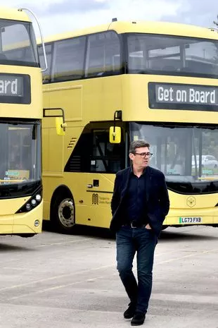 安迪•伯纳姆(Andy Burnham)建议,市长可以在铁路服务方面获得更大的权力