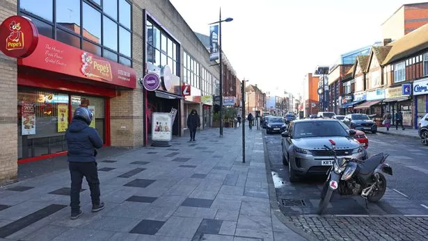 “我参观了英国最悲惨的小镇,当地人在公共场合做出了不可思议的事情。”