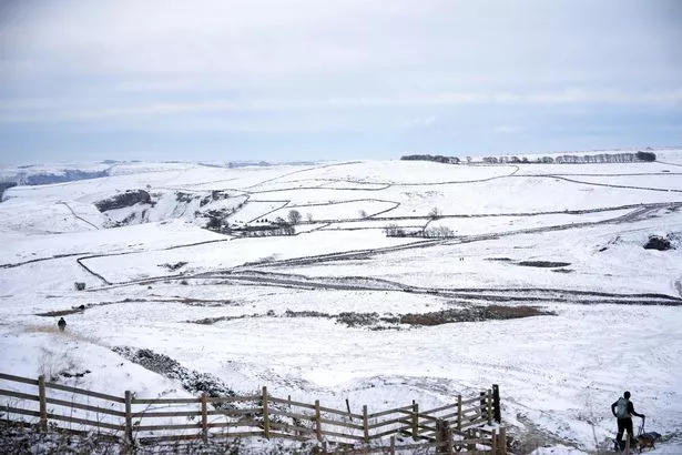 英国气象局降雪预报:随着更多警告的发布,英国周末将面临白雪皑皑的地区名单完整