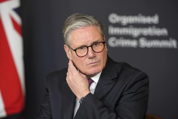 在选民对“开放边境试验失败”感到愤怒之际，英国政府将收紧移民规定