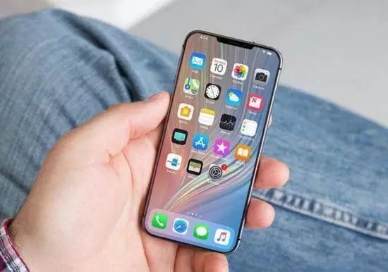 英国软播放老板被命令在机场解锁iPhone被判入狱25年