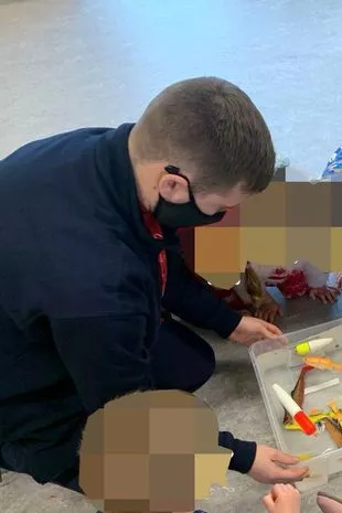 被发现儿童性侵图片的前托儿所工作人员称他“误下载了这些照片”