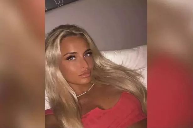 妈妈在学校外面大喊“我他妈的要杀了你”,这让对手妈妈受到了可怕的伤害