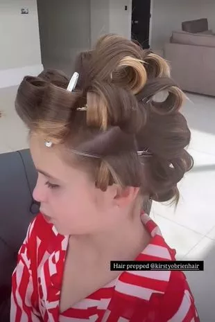 艾米·查尔兹的女儿在为她的重要里程碑做准备时,经历了甜蜜的改造