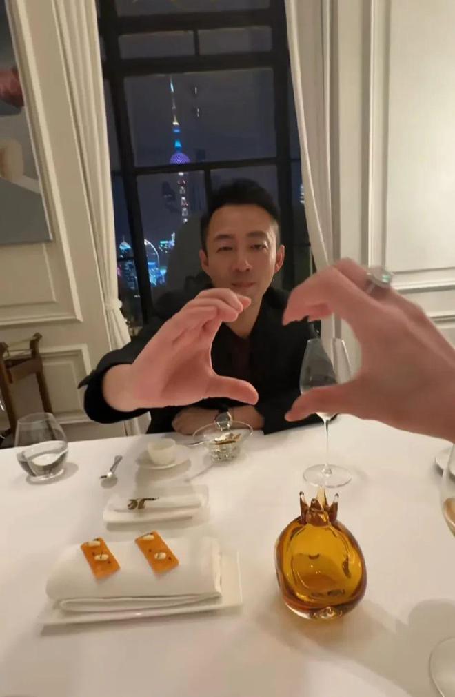 台网红馆长与汪小菲上海之约，跨界友谊的餐饮邂逅