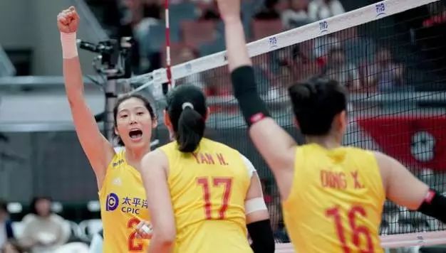 女排世界杯，中国女排憾失一城，0-3不敌意大利